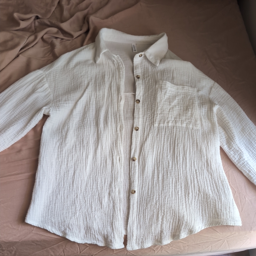 White Button-Up Top - Picture 11 of 11